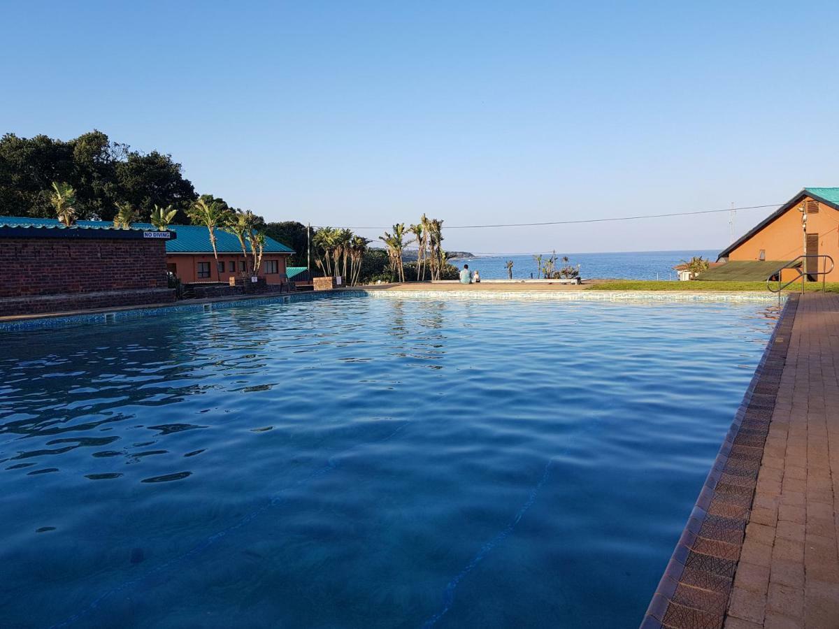 Port Edward Holiday Resort Экстерьер фото