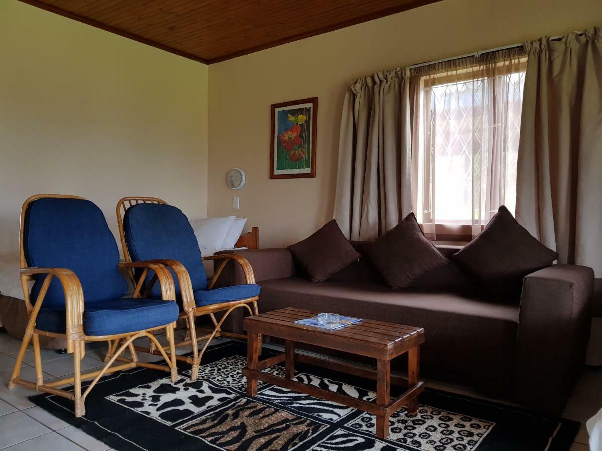 Port Edward Holiday Resort Экстерьер фото