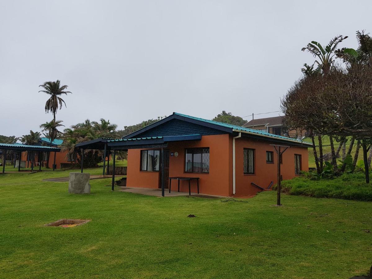 Port Edward Holiday Resort Экстерьер фото