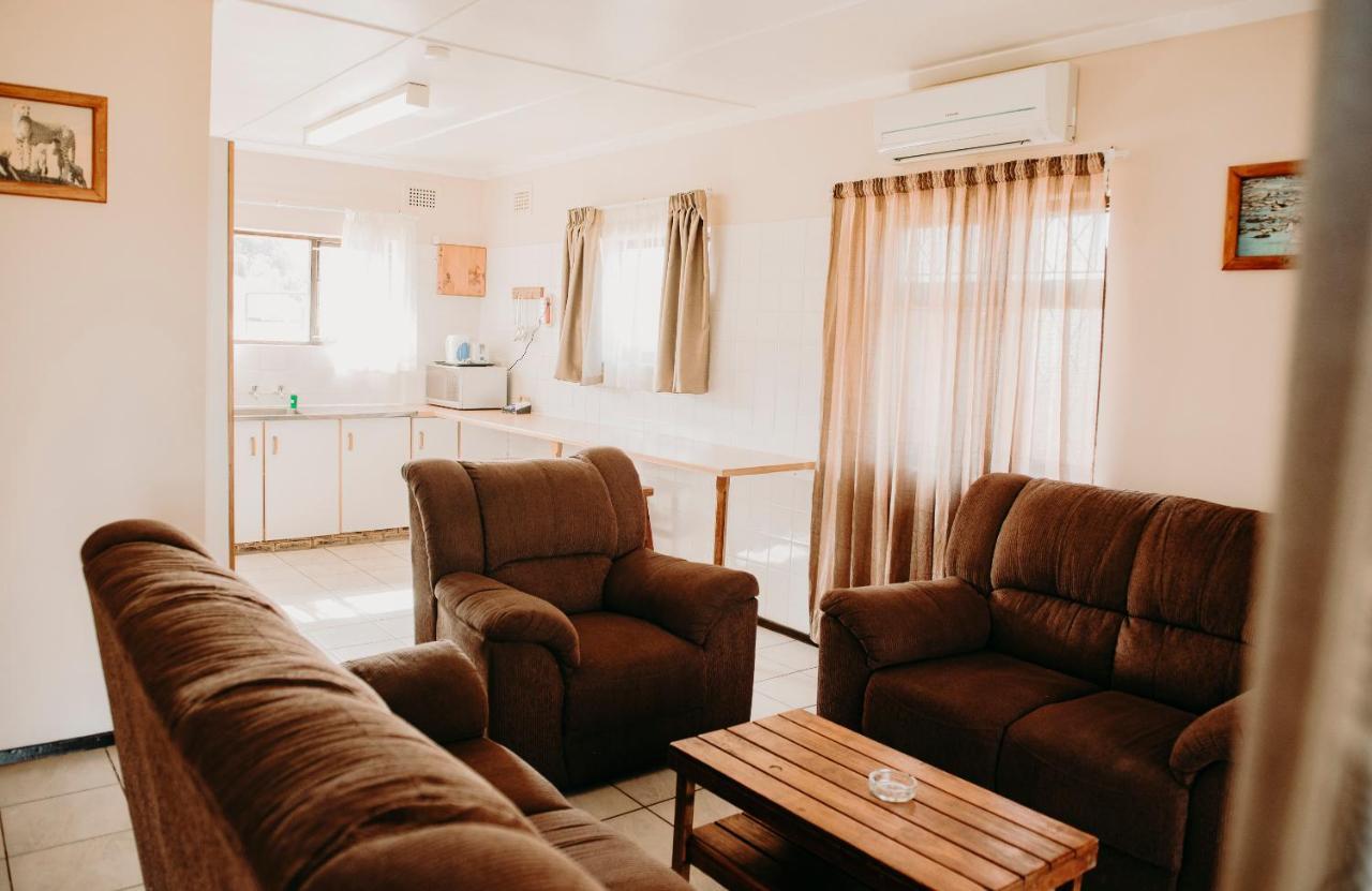 Port Edward Holiday Resort Экстерьер фото