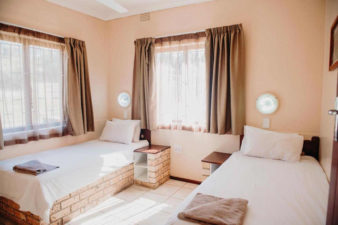 Port Edward Holiday Resort Экстерьер фото