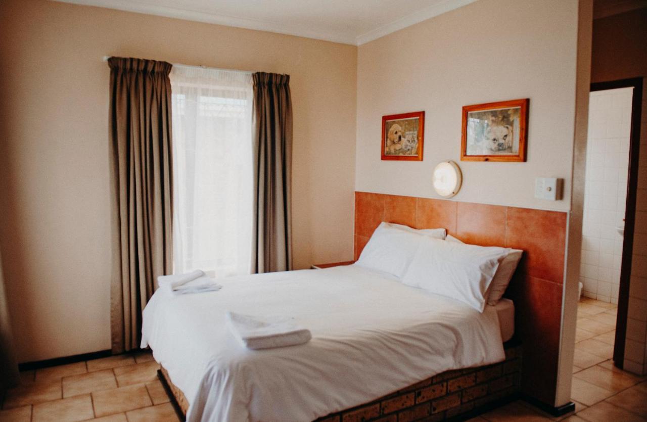 Port Edward Holiday Resort Экстерьер фото